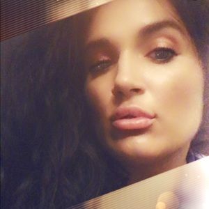 Meet your Posher, Evonne